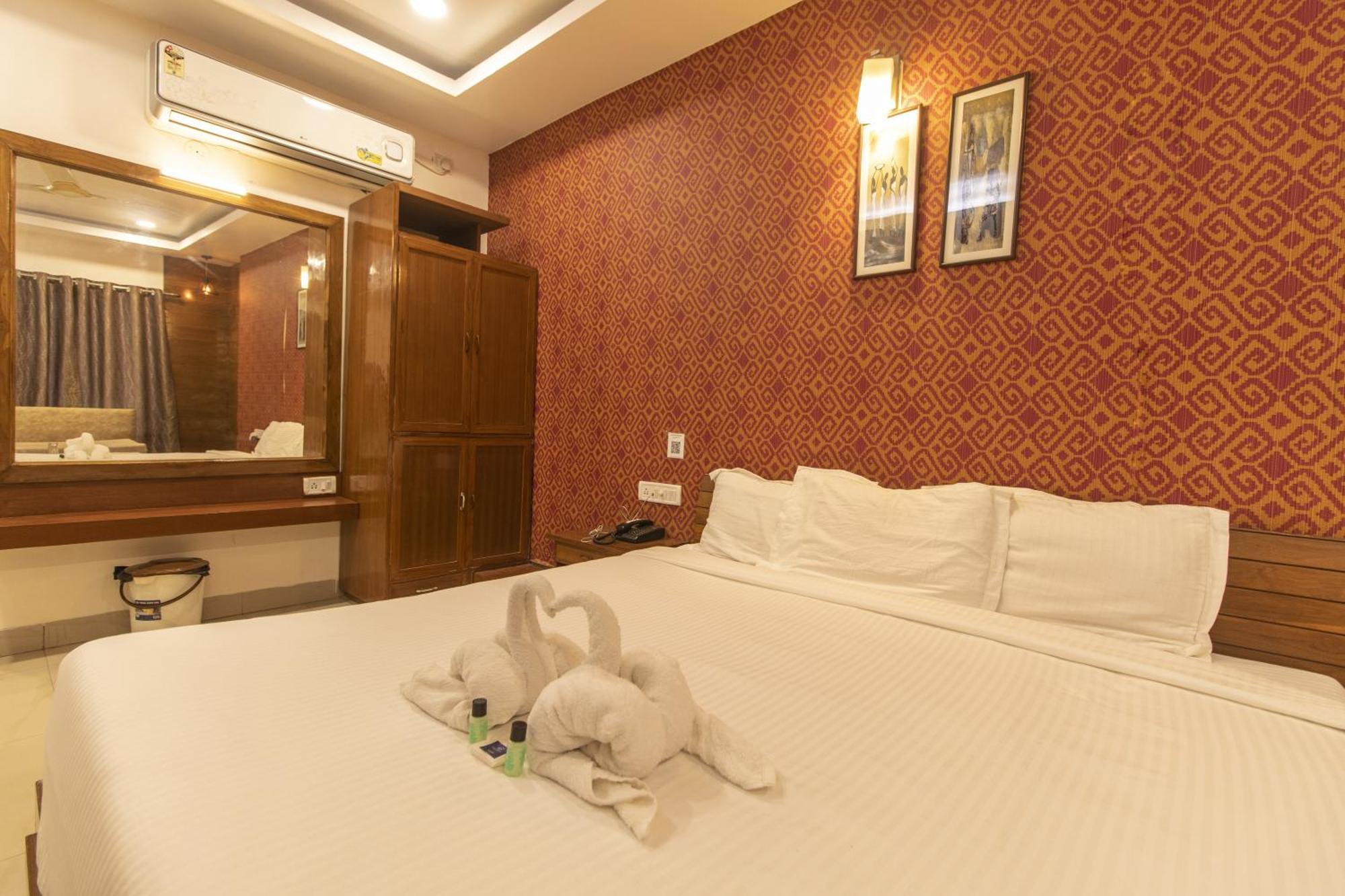 Wow Stayz2 Misty Meadows Pachmarhī Exterior foto