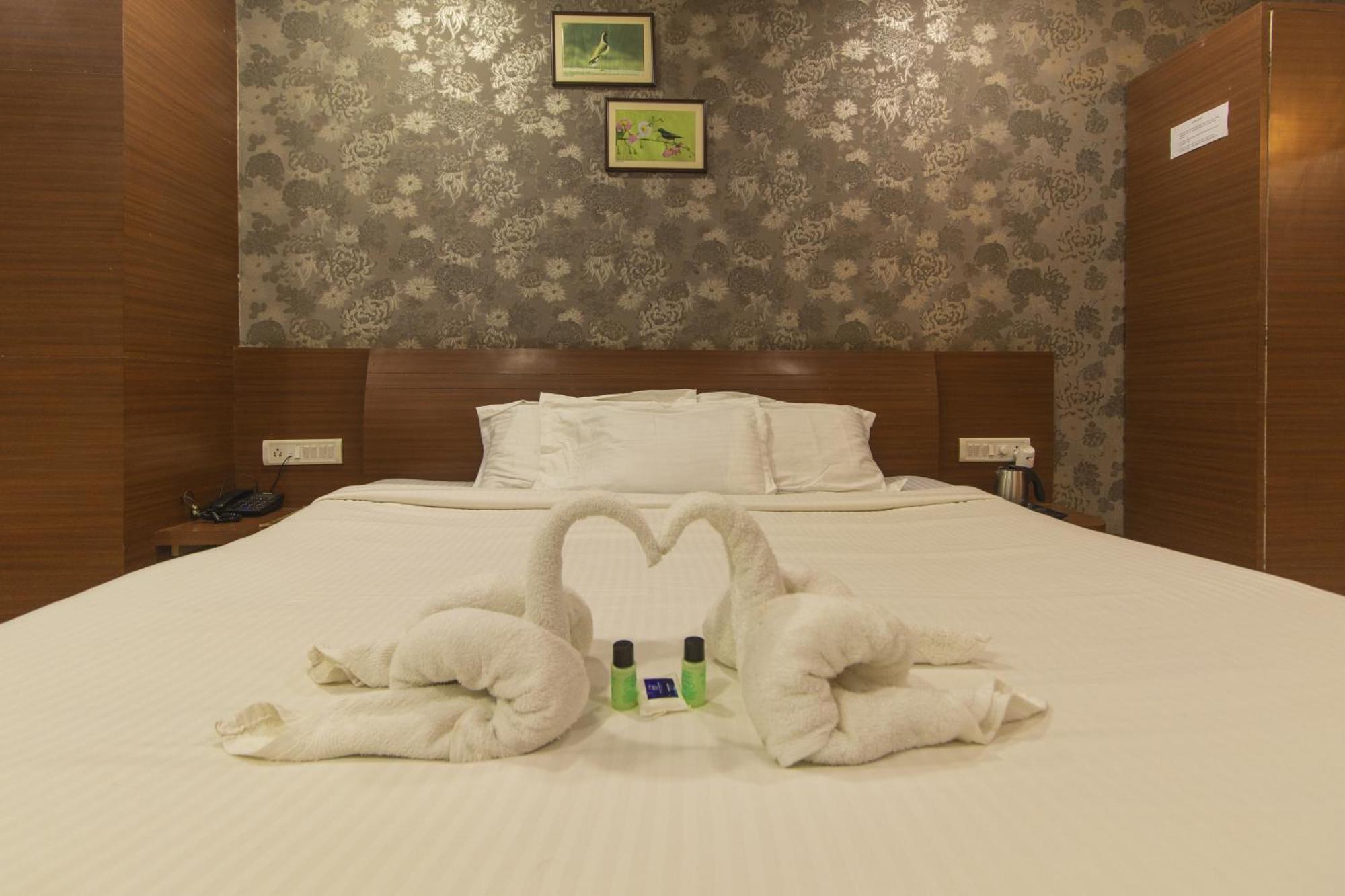 Wow Stayz2 Misty Meadows Pachmarhī Exterior foto